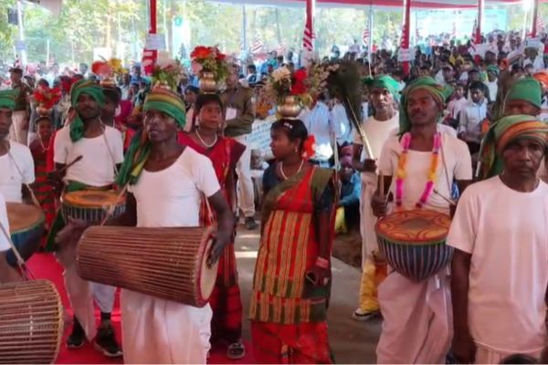 बाहा पर्व की धूम