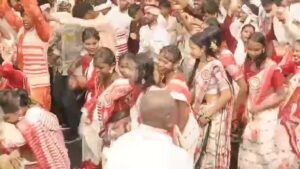 बारिश में भी कम नहीं हुआ उत्साह