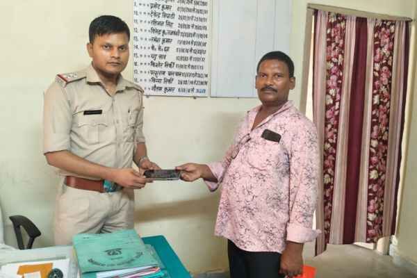 Karaikela police