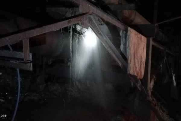Ash pond pipeline bursts again at Bokaro Thermal; ash-laden water flows into Konar River, ash enters homes.