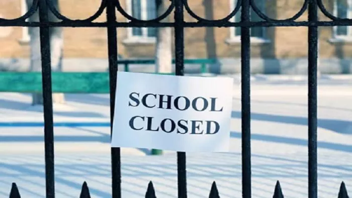 school CLOSE