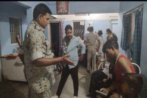 एक ही परिवार के 4 लोग घायल
