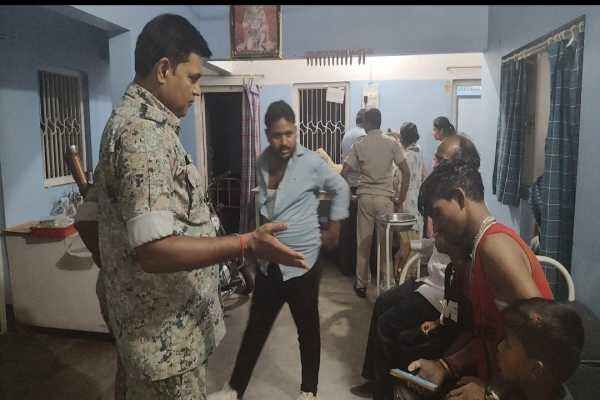 एक ही परिवार के 4 लोग घायल