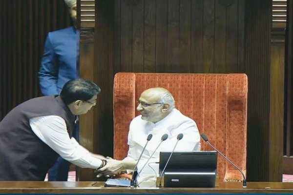 राज्यसभा सांसद परिमल नाथवाणी