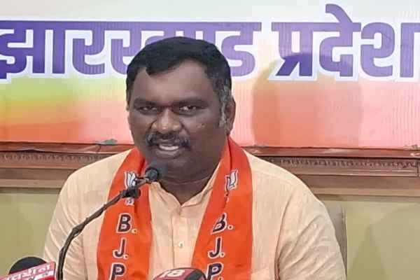 JMM stands for the ‘Jamkar Mudra Mochan’ (Rampant Cash Withdrawal) party; the BJP does not need a certificate from anyone: Amar Bauri.