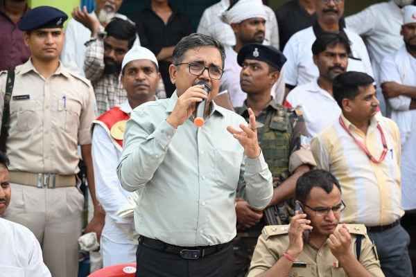 Bokaro: Muharram concludes peacefully thanks to administrative alertness; DC and SP receive widespread praise for their crisis management following the Palani dispute.