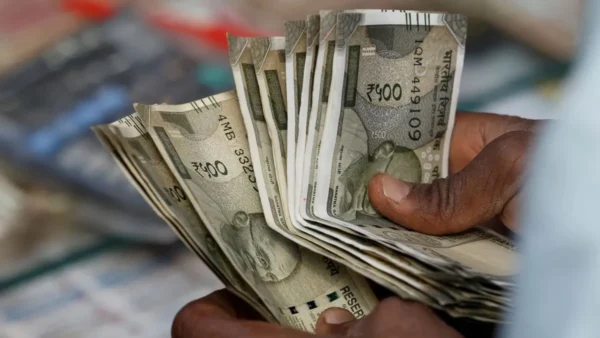 बैंक खाते से 1.37 लाख रुपये की अवैध निकासी