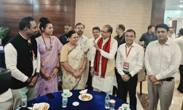 Minister Deepika Pandey Singh demanded Rs 900 crore from the Centre for MNREGA and raised the minimum wage to Rs 433.