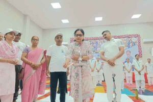 सिमडेगा में योग दिवस पर सामूहिक योग कार्यक्रम आयोजित