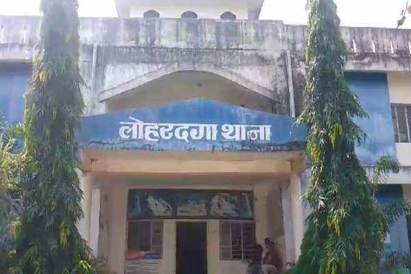 ब्राउन शुगर बेचते और खरीदते एक दर्जन लोग हिरासत में