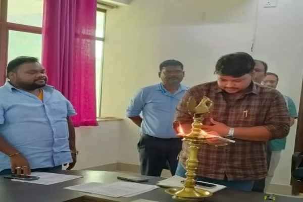 चाईबासा: स्वनिधि महोत्सव में छोटे कारोबारियों को योजनाओं से जोड़ने पर जोर