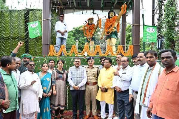 हूल दिवस पर डीसी-एसपी ने सिदो-कान्हू को दी श्रद्धांजलि