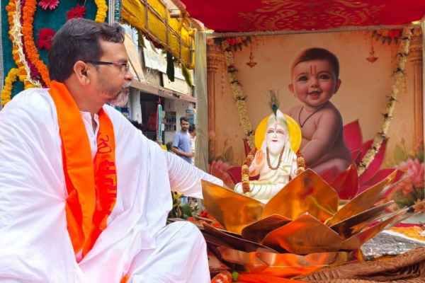 Giridih: Grand procession taken out on Kabir Jayanti; city resonates with devotion and reverence.