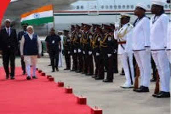 PM Modi's Seychelles visit: Prime Minister received a rousing welcome, President Patrick Herminy was present at the airport