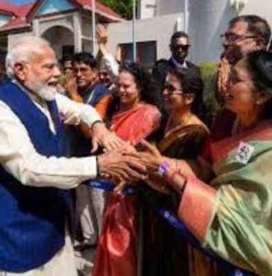 PM Modi's Seychelles visit: Prime Minister received a rousing welcome, President Patrick Herminy was present at the airport