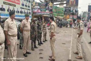  पुलिस की कड़ी सुरक्षा