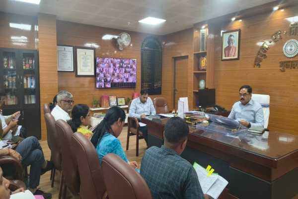 gumla dc office