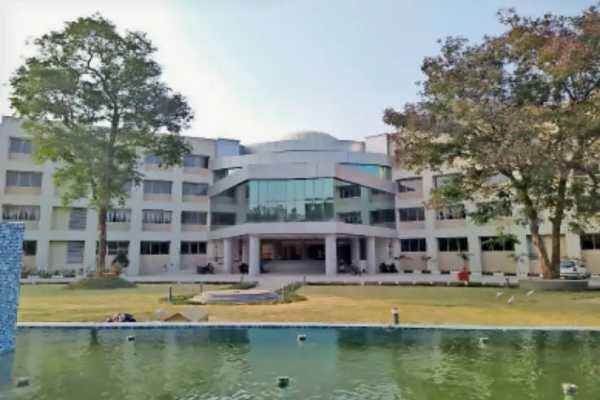 प्रशासनिक व्यवस्था