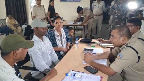 Ranchi Police's 'Public Grievance Resolution Program' resolved 160 cases on the spot, promptly filed FIRs for serious crimes, and the SSP personally heard the grievances of ordinary people.