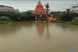 सड़क में जल जमाव