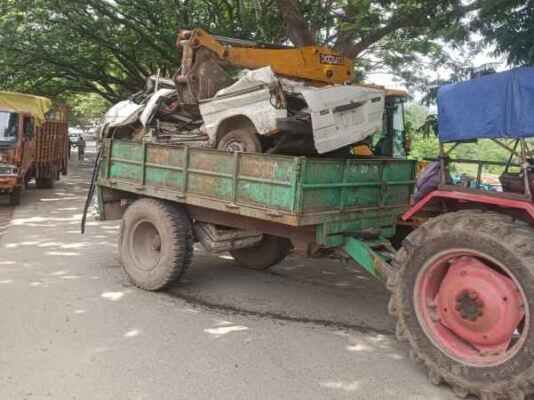 Ranchi: Municipal Corporation's action from DPS Chowk to Mecon, bulldozers run on illegal garages, meat shops and shops