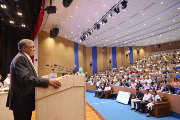 The Election Commission of India organized its first 'All India Media Conference'. The Chief Election Commissioner said, 'Our electoral roll with 95 crore voters is a living document.'