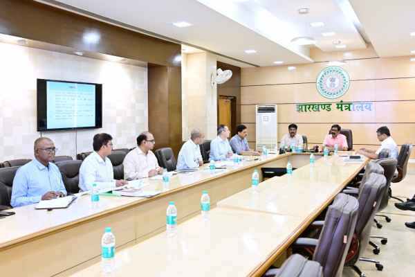 Update: CM Hemant Soren in action, says, "Illicit liquor manufacturing, storage and smuggling must be curbed at all costs in the state, and liquor transport vehicles must be equipped with modern technology."