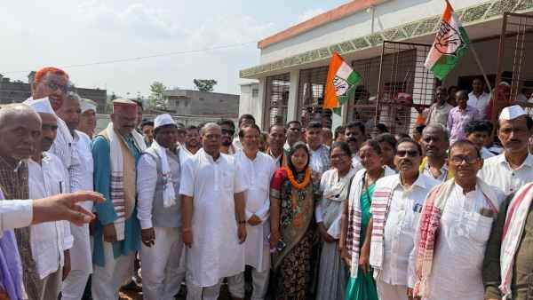 Manika chief Pratima Devi joins Congress, K. Raju says the organization will gain new strength