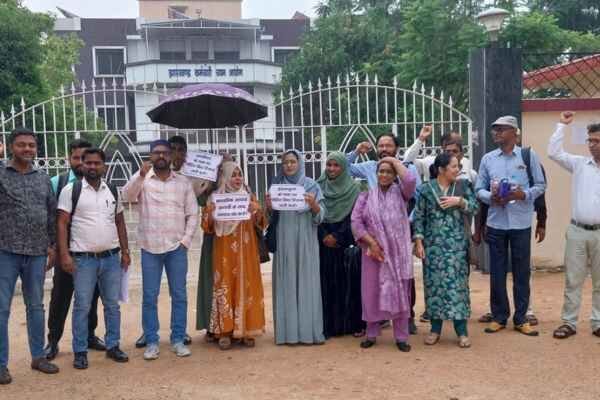 Candidates protest