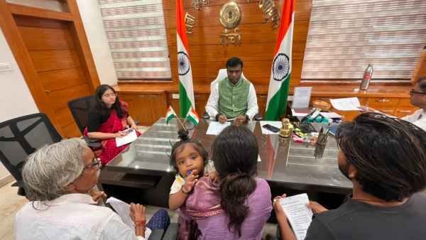 Ranchi: Quick action in DC's public court, disabled person gets e-tricycle, negligent officials punished