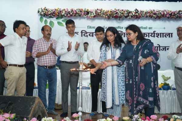DC मनीष कुमार
