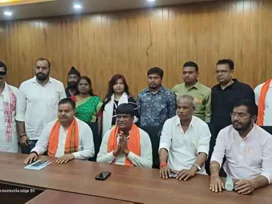 political-and-criminal-unrest-in-dhanbad-gangster-prince-khan-threatens-mla-and-bjp-mp-dhulu-mahato-promising-results-within-24-hours
