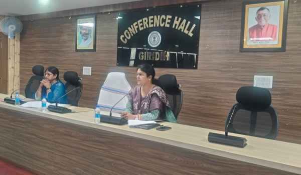 Giridih: Review of social welfare schemes, DDC said- 'Benefits of schemes should reach every eligible beneficiary on time'