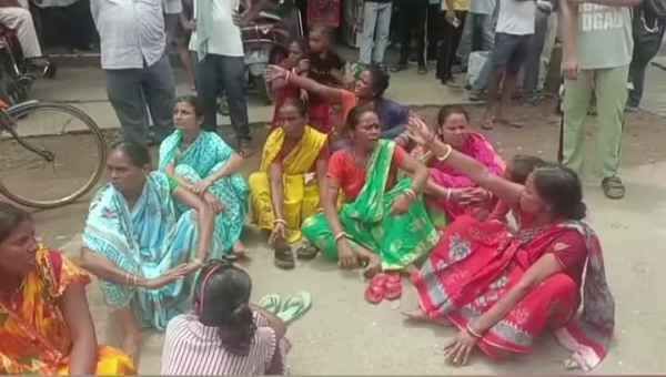 Bokaro: Woman dies during treatment, family accuses hospital of negligence, uproar ensues