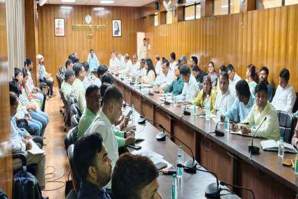 SIR-2026 अभियान की समीक्षा बैठक करते उपायुक्त मंजूनाथ भजन्त्री