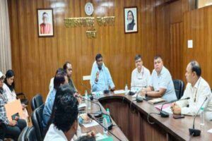 SIR-2026 अभियान की समीक्षा बैठक करते उपायुक्त मंजूनाथ भजन्त्री