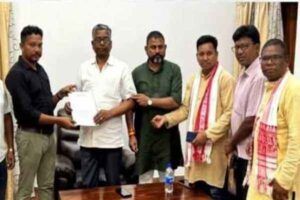 अडानी सीमेंट फैक्ट्री मुद्दे पर सांसद कालीचरण मुंडा से मिला प्रतिनिधिमंडल