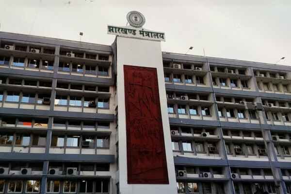 लंबित कोर्ट केसों पर मुख्य सचिव की उच्च स्तरीय बैठक
