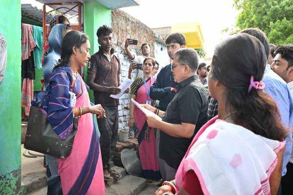 बेरमो में SIR-2026 अभियान का उपायुक्त ने किया स्थलीय निरीक्षण