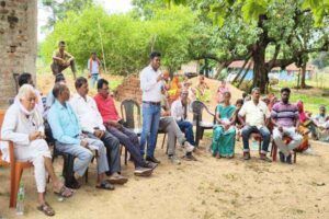 पुलिस कार्रवाई के विरोध में आयोजित ग्राम सभा