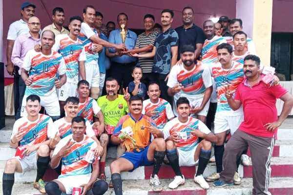 फुटबॉल मैच में विजेता बनी CISF टीम