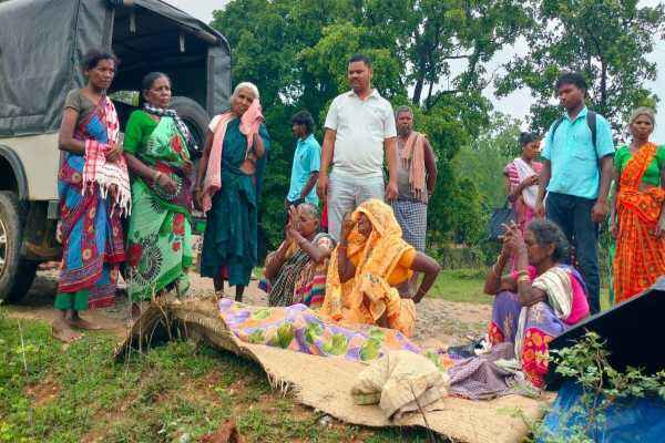 झूलते बिजली तार की चपेट में आकर युवक की मौत
