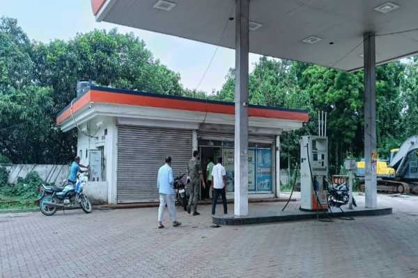 पाकुड़ में पेट्रोल पंप से हाईवा चोरी