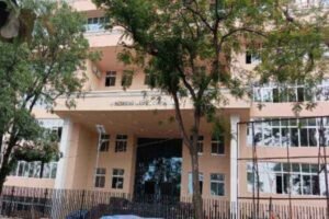 हजारीबाग में अवैध होर्डिंग्स पर नगर निगम सख्त