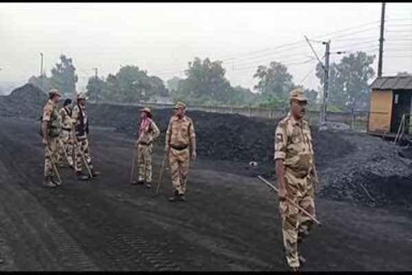 कोयला चोरों के हमले में घायल CISF जवान