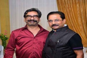 विजय हांसदा के विवाह समारोह में CM हेमंत सोरेन से मुलाकात करते धीरज प्रसाद साहू