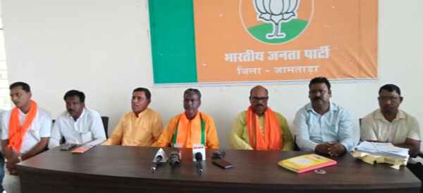 प्रसूता मौत मामले में भाजपा का जिला प्रशासन पर हमला