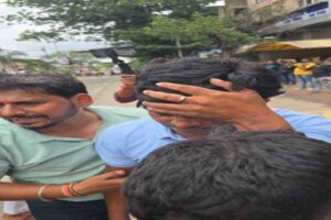 BJP and Congress workers clashed; stone-pelting ensued, and a journalist was injured