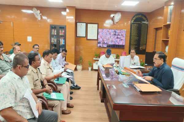 Gumla DC Orders Strict Action Against Drugs, Illegal Mining and Illegal Transportation