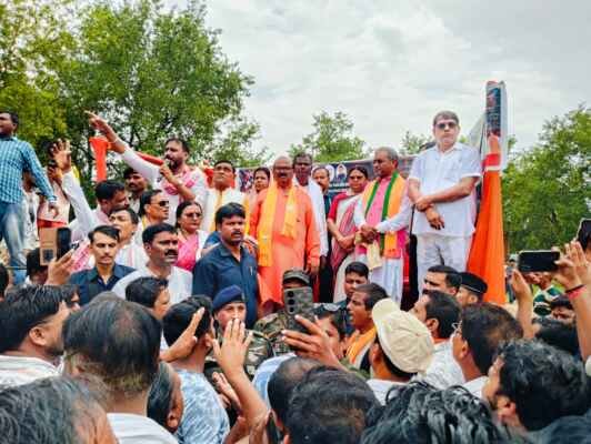 BJP Lays Siege to Jamtara Collectorate